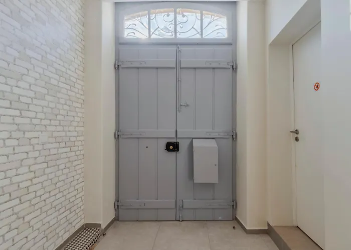 Проживание в семье Garrett Premium I *